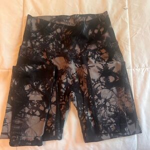 Black and Gray Tie-Dye Leggingd